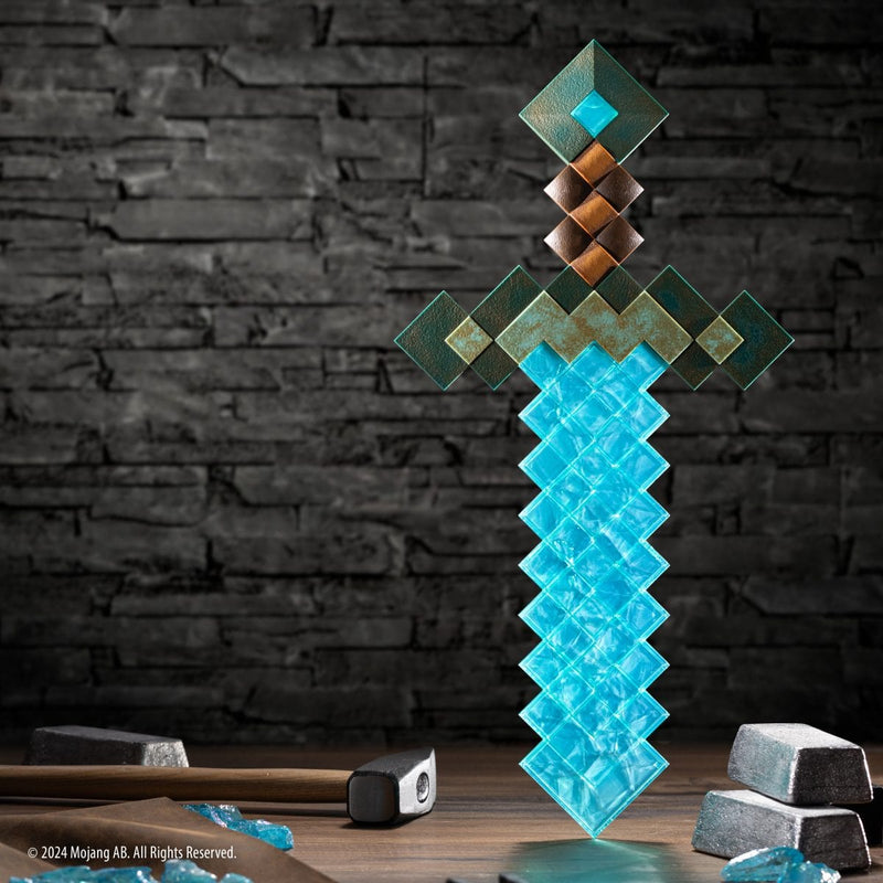 NOBLE COLLECTION – MINECRAFT – DIAMOND SWORD 849421009441